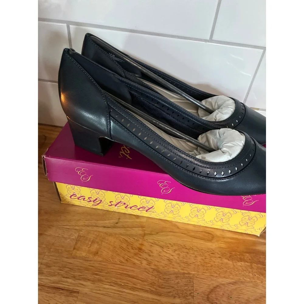 Easy Street Giana Navy Blue Low Block Heel Pumps Womens 12 M Laser Cut 31-2110